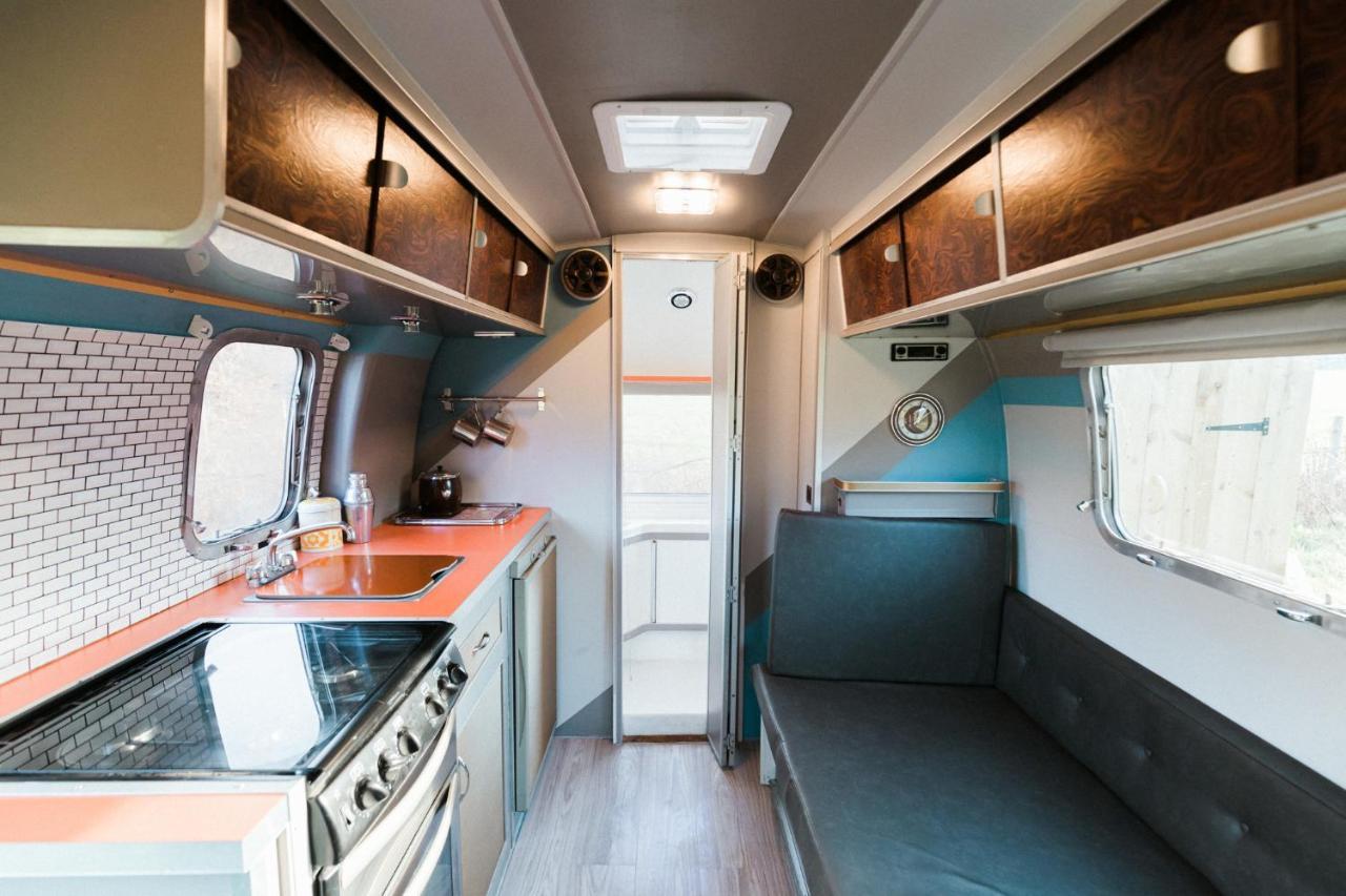 צ'יצ'סטר Silver Airstream Glamping & Rental מראה חיצוני תמונה