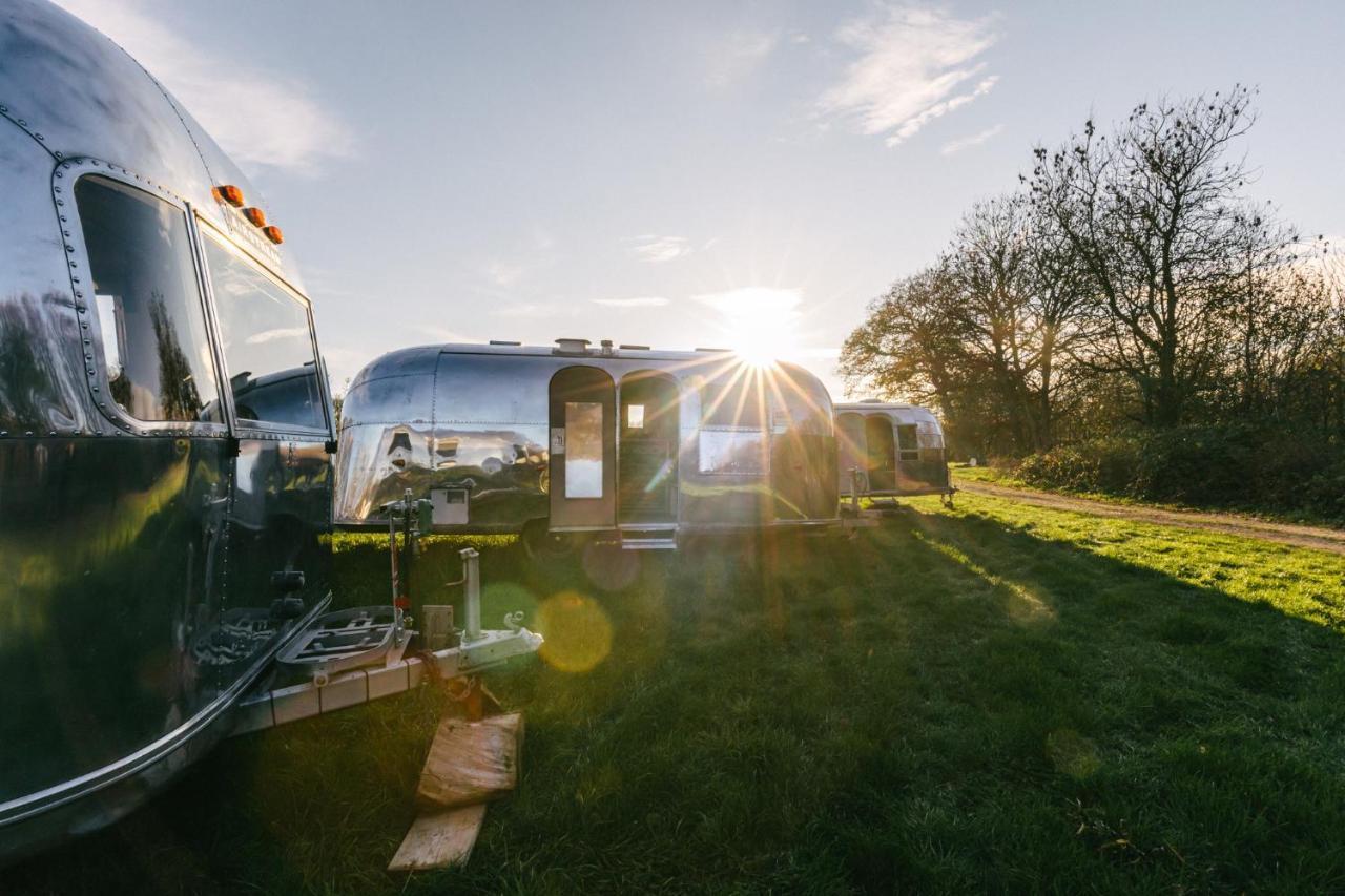 צ'יצ'סטר Silver Airstream Glamping & Rental מראה חיצוני תמונה