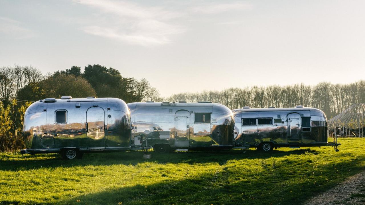 צ'יצ'סטר Silver Airstream Glamping & Rental מראה חיצוני תמונה