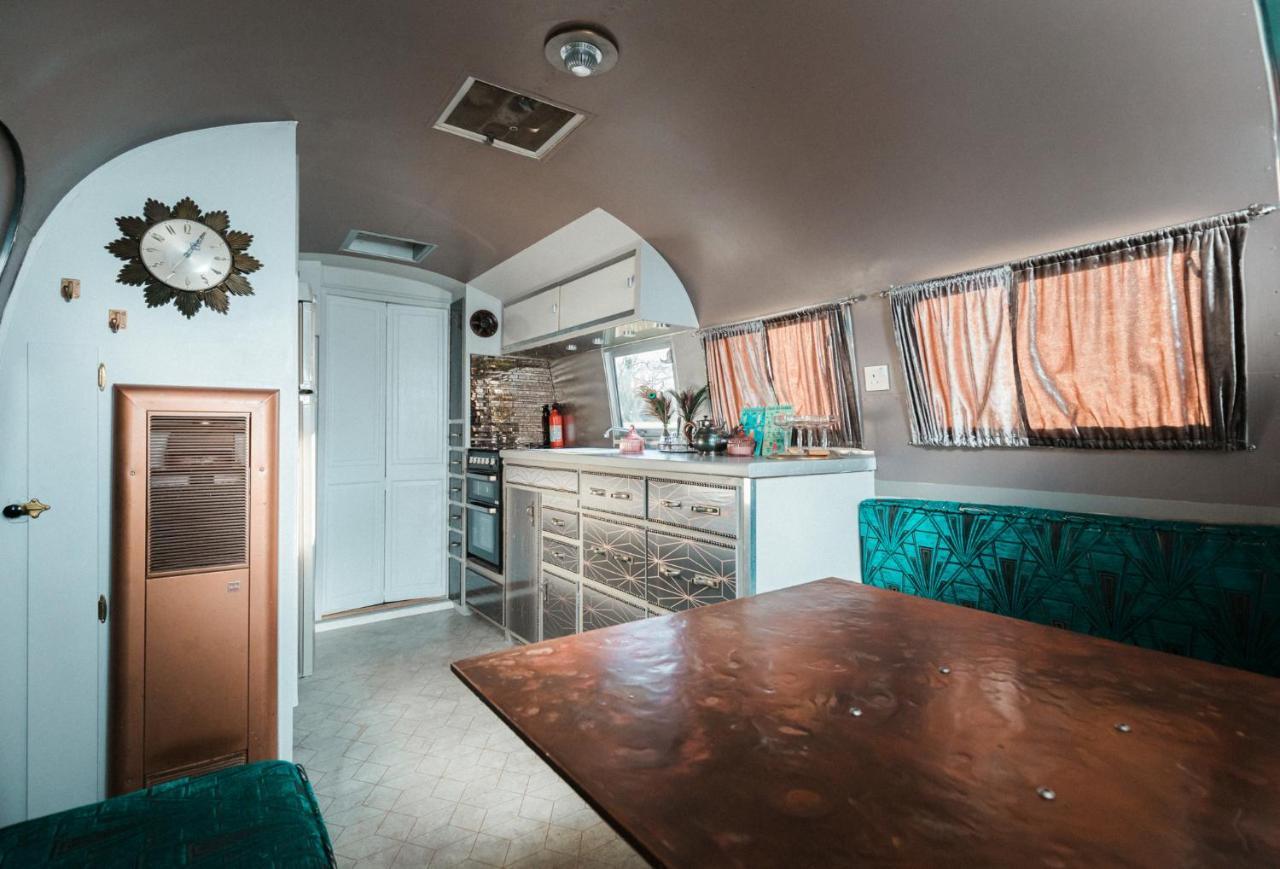 צ'יצ'סטר Silver Airstream Glamping & Rental מראה חיצוני תמונה