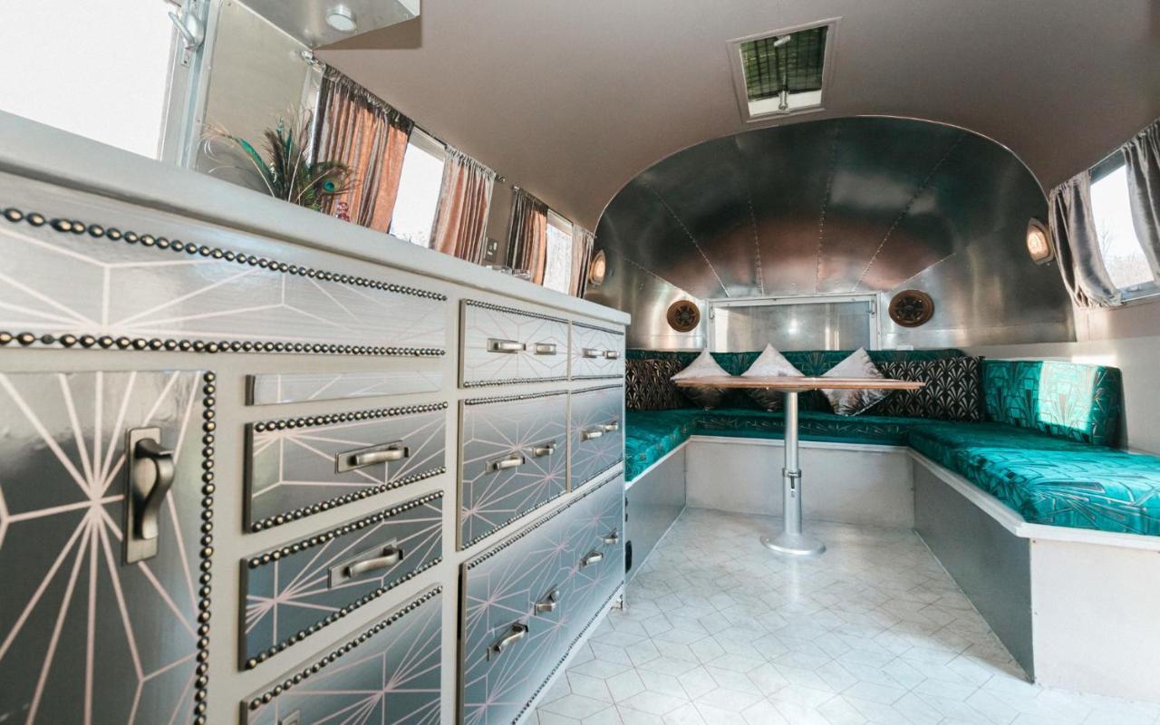צ'יצ'סטר Silver Airstream Glamping & Rental מראה חיצוני תמונה