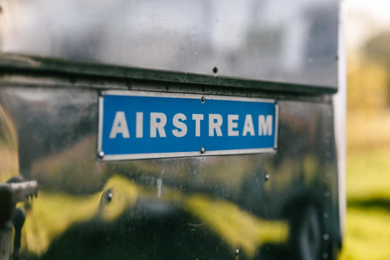 צ'יצ'סטר Silver Airstream Glamping & Rental מראה חיצוני תמונה