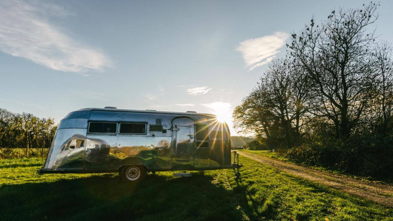 צ'יצ'סטר Silver Airstream Glamping & Rental מראה חיצוני תמונה