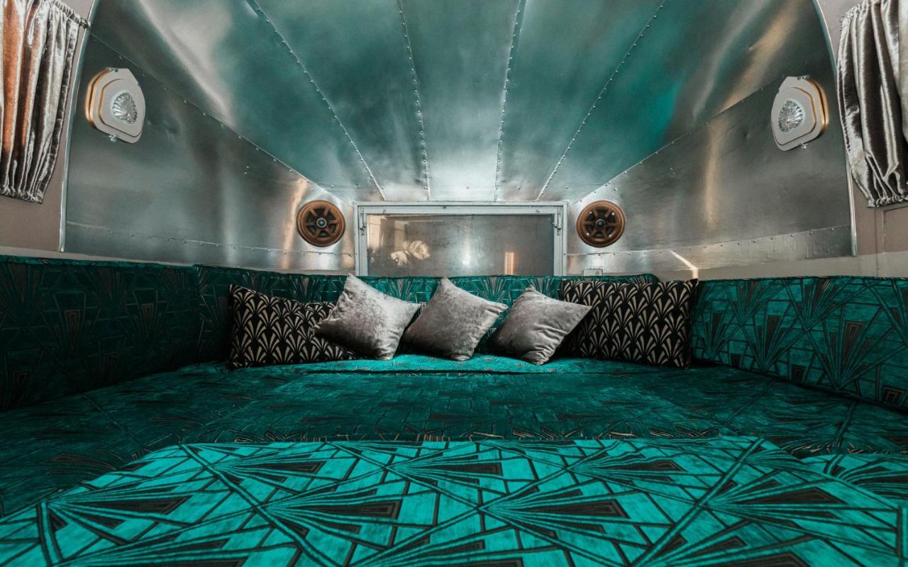 צ'יצ'סטר Silver Airstream Glamping & Rental מראה חיצוני תמונה