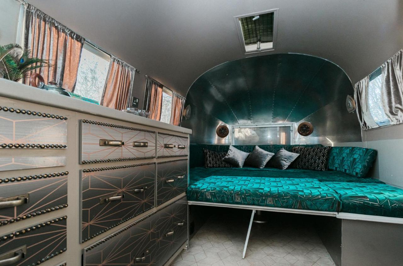 צ'יצ'סטר Silver Airstream Glamping & Rental מראה חיצוני תמונה