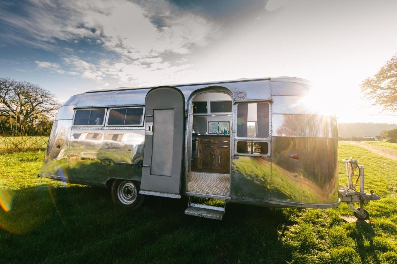 צ'יצ'סטר Silver Airstream Glamping & Rental מראה חיצוני תמונה