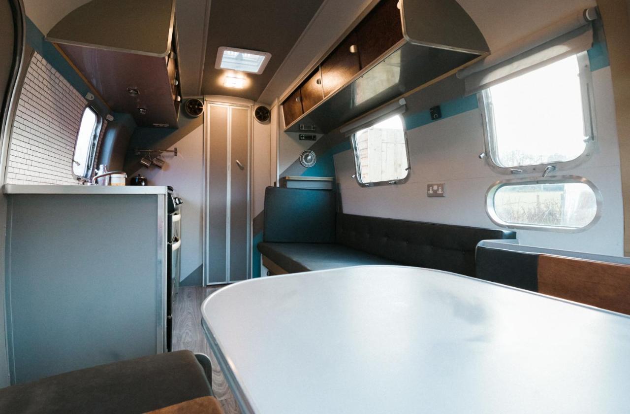 צ'יצ'סטר Silver Airstream Glamping & Rental מראה חיצוני תמונה