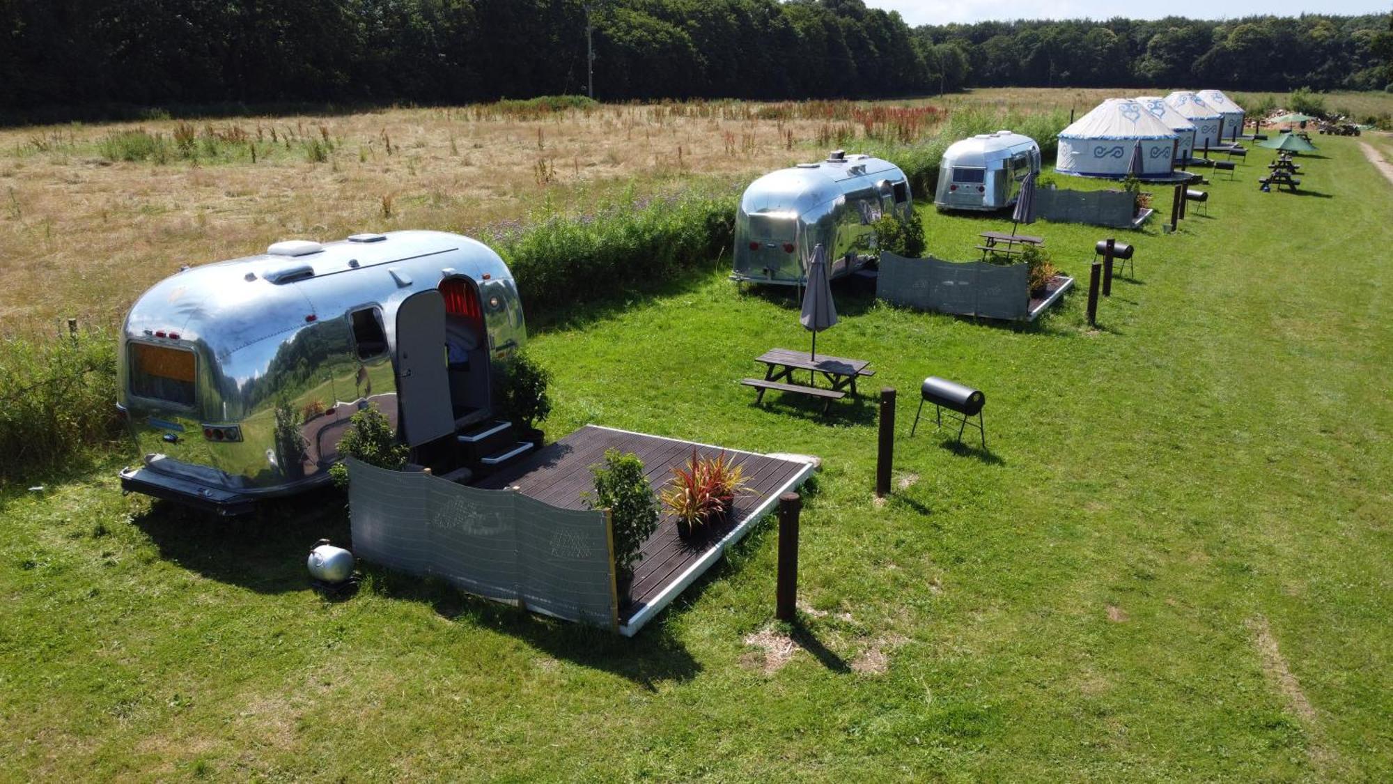 צ'יצ'סטר Silver Airstream Glamping & Rental מראה חיצוני תמונה